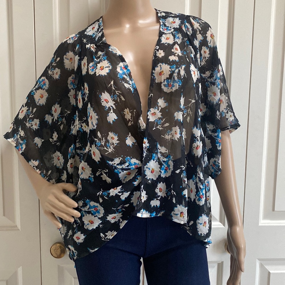SO Womens XL Floral Sheer Cardigan. Open Front. Super cute: Batwing. Black with